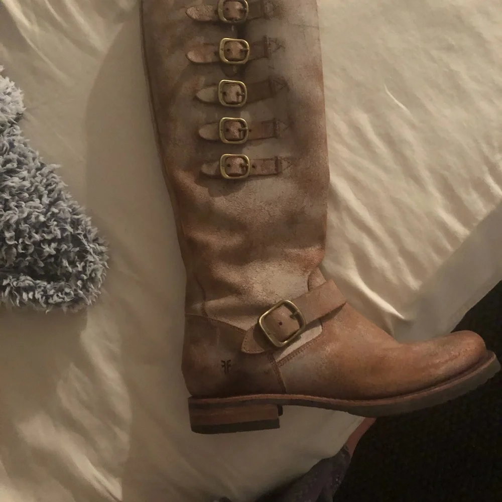 Frye Veronica belted tall chocolate - Picture 6 of 6